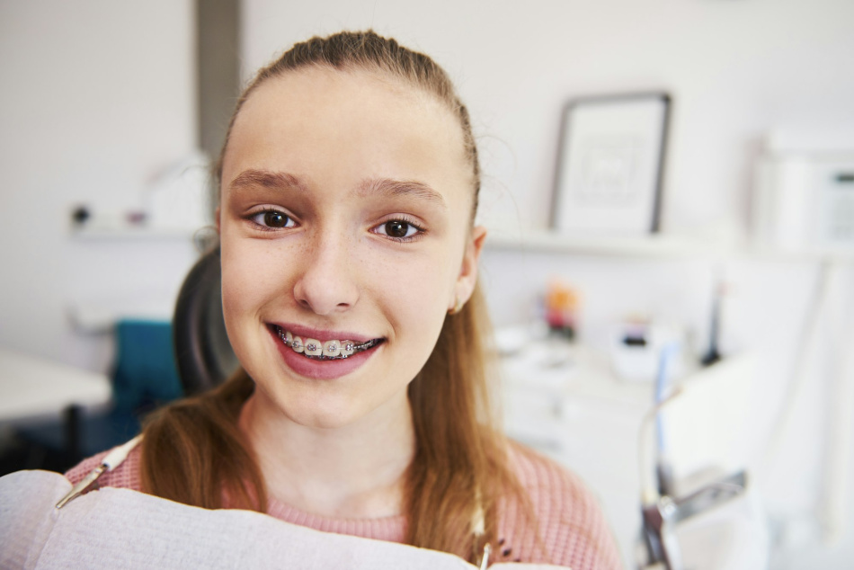 Apparecchio Tradizionale o Apparecchio Invisibile per Denti - Centri Odontoiatrici Oral Team Dentista Macherio, Dentista Agrate Brianza